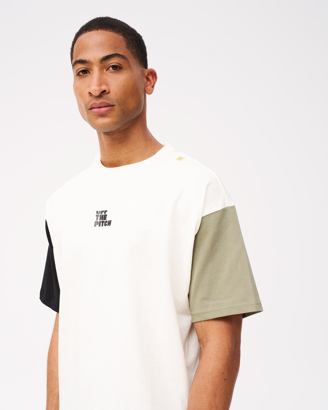 [GUESS] OVERSIZED COLORBLOCK CREW TEE